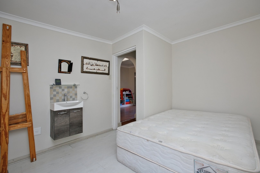 5 Bedroom Property for Sale in Claremont Western Cape